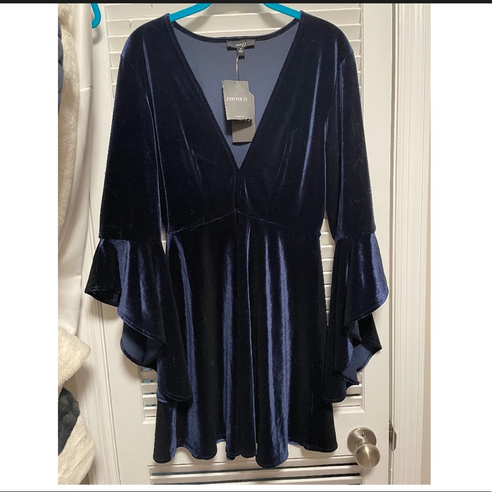 NWT Forever 21 Velvet Dress, Size M